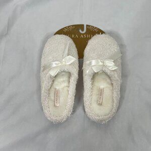 Laura Ashley Slippers Women's L (8-9) NWT